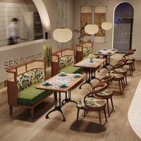 Ensemble de mobilier commercial moderne et nouveau design pour café : banquette, canapé, table et chaises en bois et tissu pour restaurant