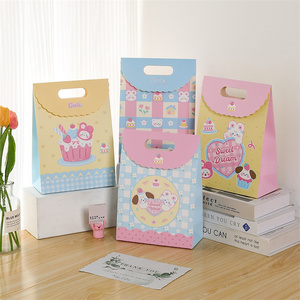 Venta al por mayor de bolsas de regalo personalizadas de embalaje colorido impreso fiesta de compras de lujo impreso bolsa de regalo - Product Image 2