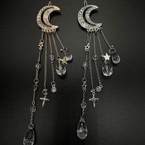 Fermagli per Capelli di Lusso con Nappine, Accessori Metallici con Cristalli, Stelle e Luna, Catena Lunga Decorata - Product Image 2