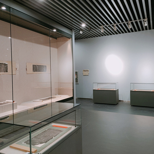 Vetrina Standard di lusso <span class=keywords><strong>in</strong></span> <span class=keywords><strong>acciaio</strong></span> di lusso <span class=keywords><strong>in</strong></span> vetro con esposizione ad angolo - Product Image 6