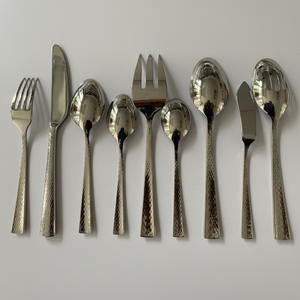 ชุดช้อนส้อมสแตนเลสมีดด้ามค้อนแบบมีเอกลักษณ์ช้อนเงินและช้อนส้อมสำหรับงานเลี้ยง - Product Image 1