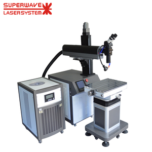 Machine de soudage laser pulsé de précision 200W 300W 400W pour la réparation de moules, la réparation de matrices, le traitement des métaux, technologie allemande - Product Image 4