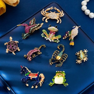 Broche <span class=keywords><strong>de</strong></span> Aleación con Diseño Creativo <span class=keywords><strong>de</strong></span> Araña, Escorpión y Pony, con Pedrería, Insignia <span class=keywords><strong>de</strong></span> Animal, Accesorio <span class=keywords><strong>para</strong></span> Traje y Abrigo - Product Image 3