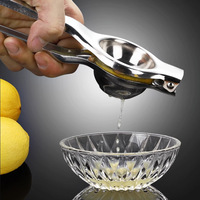 China Groothandel Hoge Kwaliteit RVS Limoen Handpers Handmatige Fruitpers Lime Sinaasappel Citrus Citroenpers