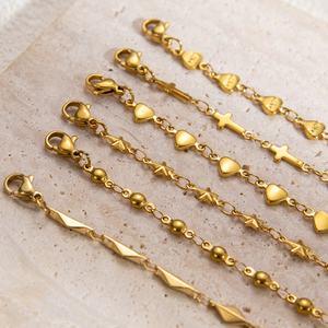 Pulsera de dijes chapada en oro de 18 quilates y acero inoxidable estilo Ins de moda para mujer, sensación de alta gama y duradera para aniversarios - Product Image 1