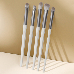 Ensemble de pinceaux pour les yeux MSQ de marque privée, 5 pièces, pinceaux de maquillage en cheveux synthétiques pour fard à paupières et eyeliner - Product Image 2