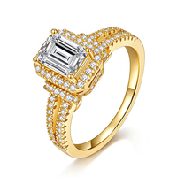 Cincin Moissanite Potongan Emerald 5x7mm Perak Sterling 925 Grosir dengan Halo Gold Vermeil Split Band untuk Wanita Perhiasan OEM ODM