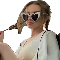 Lunettes de soleil classiques rétro en forme de cœur 2026, montures de lunettes vintage, verres solaires anti-UV en métal – Grande Vente