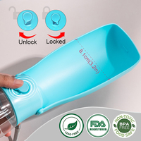 Bouteille d'eau potable automatique élégante pour chien frais Conteneur d'eau portable pliable en plastique pour animaux de compagnie Modèle solide Bols pour animaux de compagnie Mangeoires