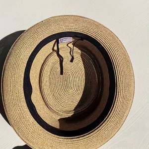 Chapeau de paille tendance pour l'été, style Pork Pie ou Boater, respirant, protection solaire, idéal pour la plage et les activités de plein air - Product Image 4
