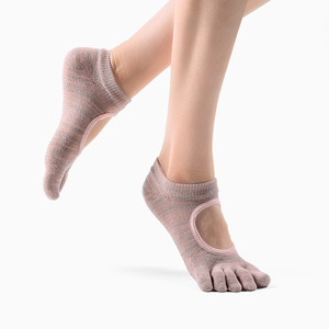 Chaussettes de yoga pour femmes à bout ouvert et dos nu, à cinq doigts séparés, respirantes, antidérapantes avec découpe pour Pilates, Barre et entraînement en studio - Product Image 3