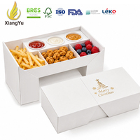 Op maat gemaakte voedselverpakking van bedrukt karton met compartimenten voor gefrituurde kip, friet, snacks, sauzen en feestcatering
