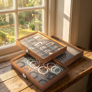 Exhibidor de Joyería en Color Gris Oscuro Nogal para Pulseras, Collares, Anillos y Pendientes - Product Image 6