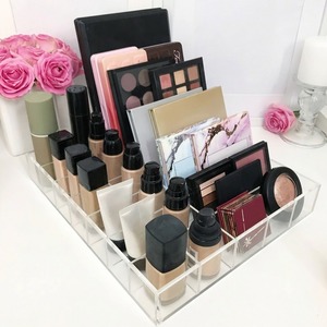 Organizador de Cosméticos de Acrílico Transparente de Lujo Moderno con Divisores Extraíbles para Botellas, Paletas y Accesorios de Cuidado de la Piel - Product Image 5