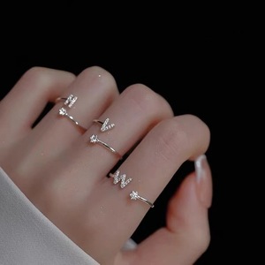 Anillo <span class=keywords><strong>de</strong></span> tungsteno electrochapado <span class=keywords><strong>de</strong></span> 26 letras para mujer, diseño <span class=keywords><strong>de</strong></span> lujo ligero <span class=keywords><strong>de</strong></span> alta gama, novedoso y moderno, anillo abierto <span class=keywords><strong>de</strong></span> circonita, éxito en internet - Product Image 4
