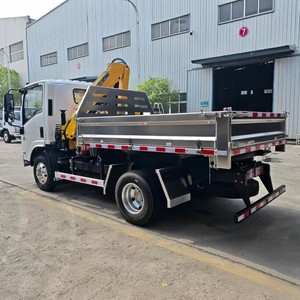 Petit camion grue à flèche articulée ISUZU de 3 tonnes et 5 tonnes, camion 4x4 avec grue pliante montée sur le véhicule et caisse de chargement en aluminium - Product Image 4
