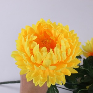 ดอกเบญจมาศเทียม7หัวใช้สำหรับการกวาดและการเสียสละดอกไม้ประดิษฐ์ - Product Image 2