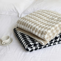 Personalisiertes Muster-Namensschild Jacquard-Polyester Strickdecke Weich Formbeständig Maschinenwaschbar Dekorative Gestreifte Decke für den Heimgebrauch