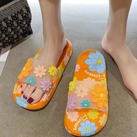 Nouvelles sandales d'été mignonnes à fleurs pour femmes, à bout ouvert, pour la maison et l'extérieur, semelle souple en PVC, antidérapantes et résistantes à l'usure