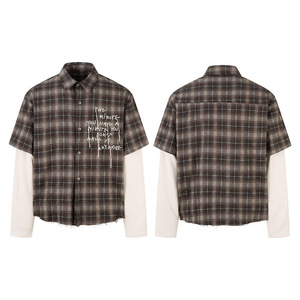 <span class=keywords><strong>Camicia</strong></span> a maniche corte da <span class=keywords><strong>uomo</strong></span> a <span class=keywords><strong>quadri</strong></span> marroni con sottocamicia a maniche lunghe in maglia waffle bianca, top streetwear con stampa di lettere e bottoni - Product Image 2