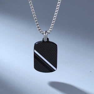 Collier pendentif géométrique en acier inoxydable personnalisé avec gravure de nom, modèle 2026, pour hommes, vente en gros fabricant - Product Image 6
