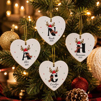 Ornement de Noël en céramique personnalisé en forme de cœur, avec initiales et nom gravés, design renne, décoration de sapin