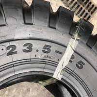 Pneu pneumatique en caoutchouc massif haute résistance 17.5-25 20.5-25 23.5-25 pour chargeuse sur pneus, idéal pour les chantiers de construction, à prix abordable