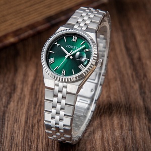 Vente en gros d'usine, nouvelle conception, montres personnalisées avec votre propre logo, montres de luxe pour femmes, couleur or, montre fine pour femmes - Product Image 4