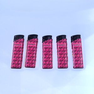 Briquet électrique USB design polyvalent rechargeable en métal et plastique pour fumer les cigares, le camping et l'éclairage des bougies - Product Image 2