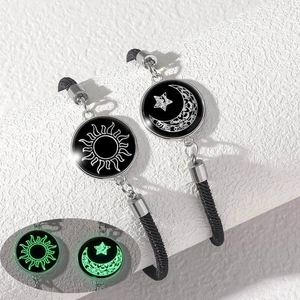 Popolare luminoso intrecciato braccialetti romantici <span class=keywords><strong>amanti</strong></span> della luna sole eterno regolabile <span class=keywords><strong>coppia</strong></span> notte bagliore braccialetto regalo di san valentino - Product Image 1