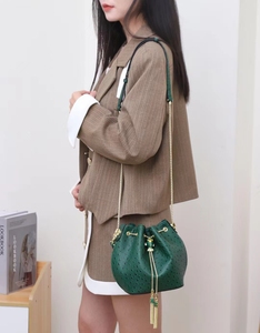 Mới đến cao cấp phụ nữ sang trọng dây rút túi xô với cá kim loại L Phụ nữ cao cấp rắn Python chéo cơ thể túi xách tay Ví - Product Image 2