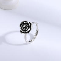 Bague de fiançailles tactique en cuivre pour femme, motif rose sombre, avec pointe rotative, bijou de défense personnelle pour la protection et la sécurité