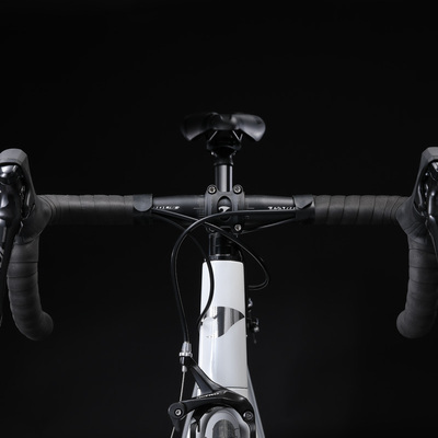 お気にいる Fantas-bike ROBINSPORTフルカーボンファイバーフレームV PARDUS 自転車本体