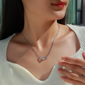 Collana in Argento Sterling S925 con Moissanite 0.5 CTW, Stile Spilla di Sicurezza, Pendente Scintillante con Pavé Completo, Placcato Oro 14K Rodiato, Certificato GRA - Product Image 5