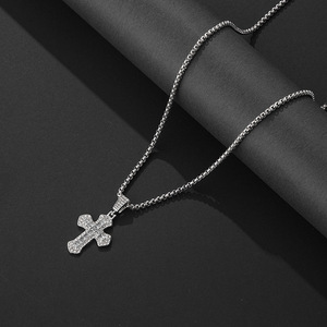 Mode Punk <span class=keywords><strong>Croix</strong></span> Flèche Sautoirs Colliers Vente Chaude Dernier Hip Hop Zircon <span class=keywords><strong>Croix</strong></span> Collier <span class=keywords><strong>pour</strong></span> Hommes - Product Image 4