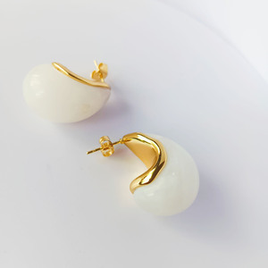 Pendientes de Lágrima de Resina con Perlas de Color y Acero Inoxidable Chapado en Oro PVD de 18K para Mujer |   Impermeable, Hipoalergénico y Resistente a la Decoloración - Product Image 3