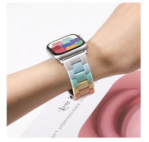 <span class=keywords><strong>Correa</strong></span> de reloj de resina de moda para <span class=keywords><strong>Apple</strong></span> <span class=keywords><strong>Watch</strong></span> ultra Iwatch 44mm 40mm <span class=keywords><strong>correa</strong></span> de reloj acrílica de plástico arcoíris de repuesto - Product Image 3
