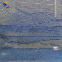 Dalle de marbre KT Stone Light Base Deep Blue à veines superposées pour mur TV décoratif de villa haut de gamme