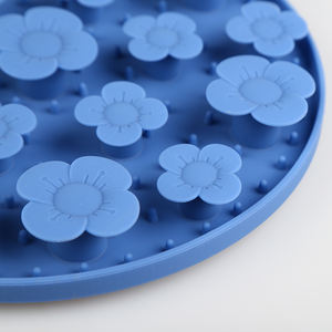 Bol de nourrissage lent pour petits chiens, plat compact en silicone avec motif floral pour animaux de compagnie - Product Image 2