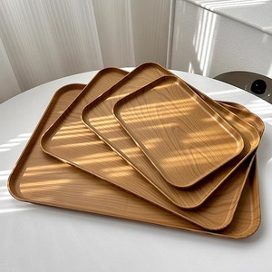Heiß-/Kaltgetränke-Serviertablett aus Kunststoff mit Holzmaserung - Dekoratives, graviertes Luxusdesign für Kaffee, Tee, Buffet und Partys - Product Image 1