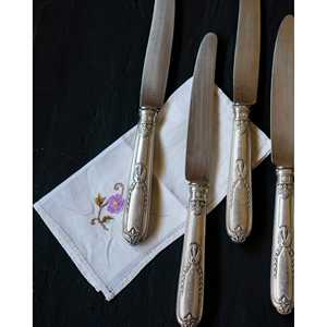 Ensemble de six couteaux à dîner en alliage d'argent de style français avec un élégant motif d'aigle - Product Image 3