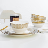 Assiettes à dessert en céramique de luxe européennes avec bordure dorée, ensemble d'assiettes à gâteau, à collation et à apéritif en porcelaine pour la décoration d'hôtels et de maisons