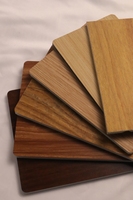 Panneau composite en aluminium moderne Alucobond avec revêtement PVDF, grain de bois métallique argenté, antistatique, ignifuge, classe d'incendie A2/B1