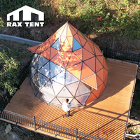 Maison dôme en verre de 6m pour tente de glamping avec cadre en aluminium en forme de pêche et recouvert de verre trempé et de panneau en bois