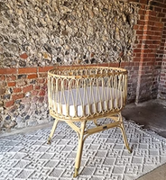 Panier de Moïse en bois artisanal haut de gamme pour poupée, berceau, porte-bébé, mobilier d'extérieur pour garderie et école