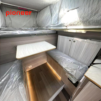 Camionnette de luxe Camping-car Camping en plein air Caravane RV Camping-car