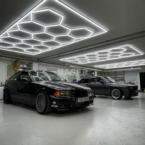 Nouvelles lampes de <span class=keywords><strong>garage</strong></span> hexagonales de haute qualité 6500K, vente en gros, éclairage LED pour le detailing automobile, pour atelier automobile, système à 14 grilles - Product Image 4