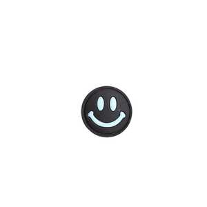 Parche de goma de PVC suave con cara sonriente personalizada, insignia 3D para coser en ropa, bolsos y calzado para niños - Product Image 2