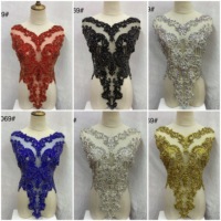 Patchs en maille à coudre faits à la main avec des appliques en strass pour robe de mariée