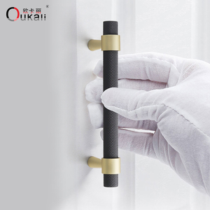 <span class=keywords><strong>Poignée</strong></span> <span class=keywords><strong>de</strong></span> meuble moderne Oukali, nouvelle sortie, en aluminium moleté noir, pour <span class=keywords><strong>armoire</strong></span> <span class=keywords><strong>de</strong></span> cuisine, tiroir, placard, <span class=keywords><strong>salle</strong></span> <span class=keywords><strong>de</strong></span> <span class=keywords><strong>bain</strong></span> - Product Image 6